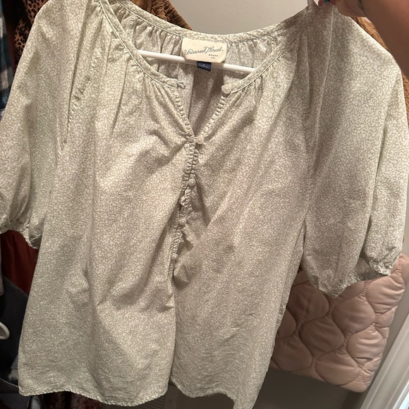 Universal Thread Blouse Bundle - Picture 2 of 3